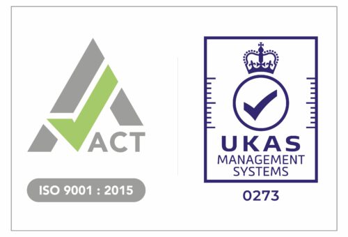 Zwei nebeneinander stehende Logos. Links das ACT-Zertifizierungslogo darunter der Text "ISO 9001 : 2015'". Rechts das UKAS-Management-Systems-Logo.